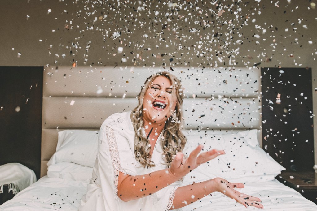 bride getting ready confetti