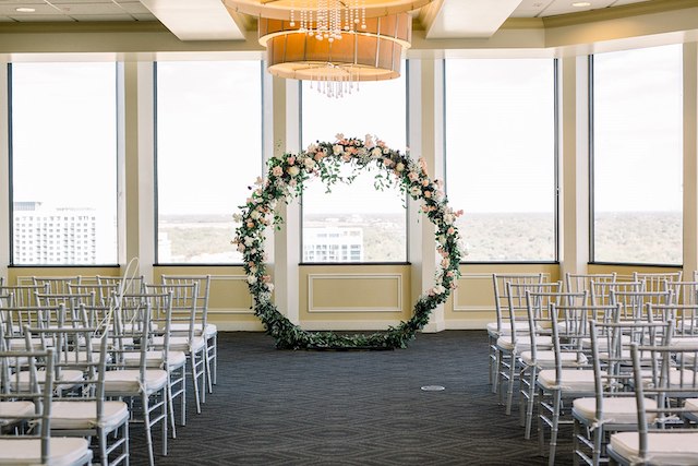 circular wedding arch trend