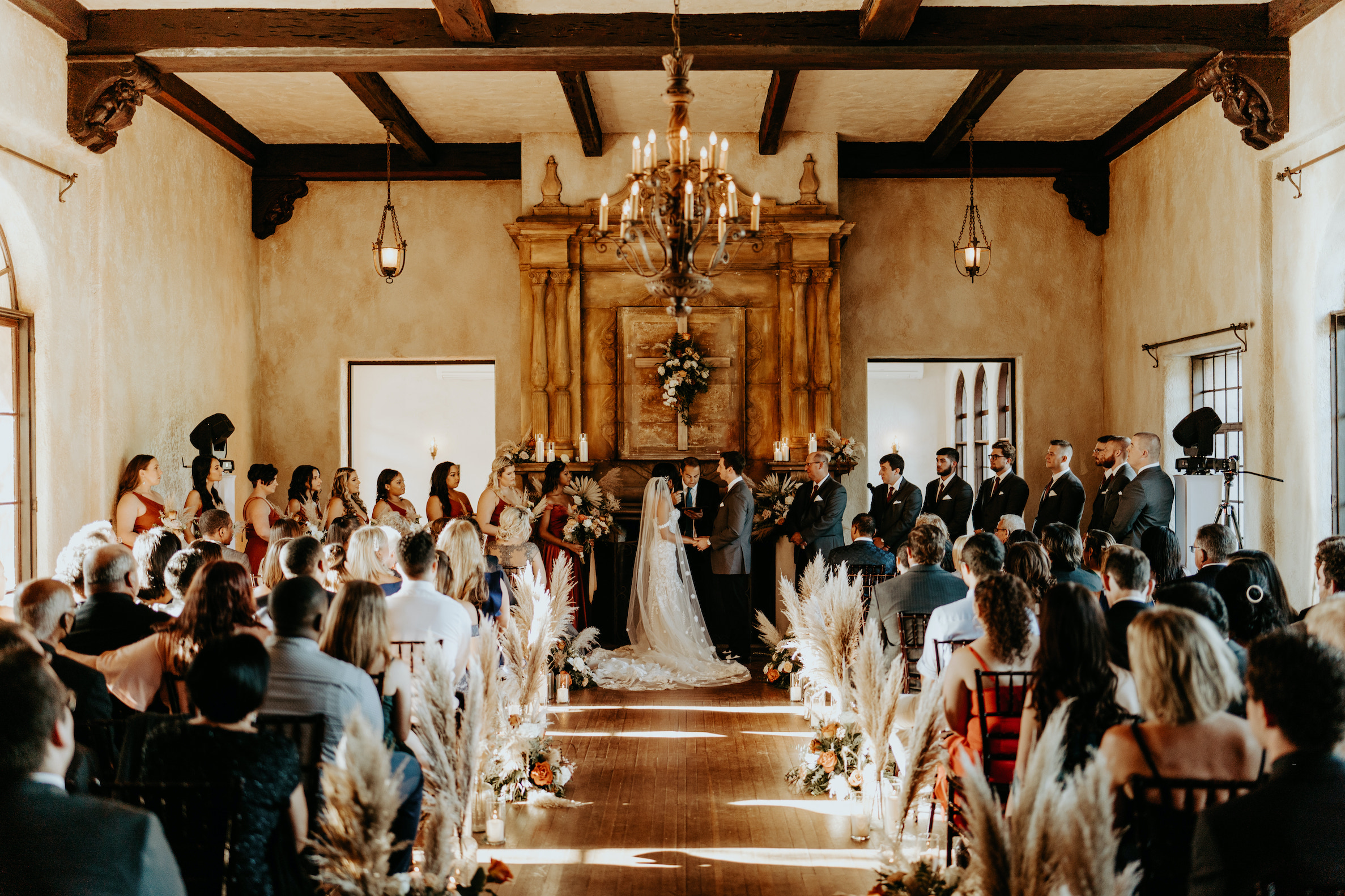 howey mansion indoor ceremony