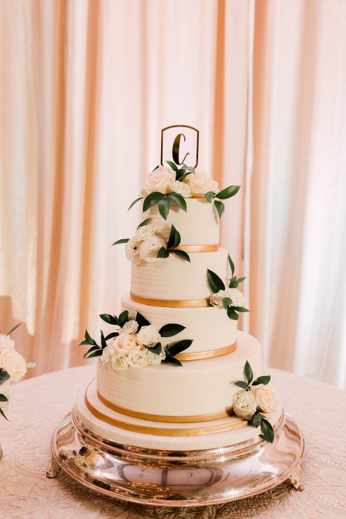 gold band wedding cake